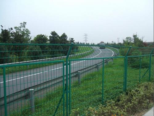 公路護(hù)欄網(wǎng)